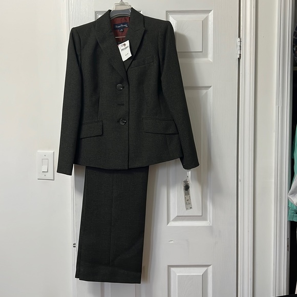 Evan Picone grey pantsuit - Picture 1 of 2